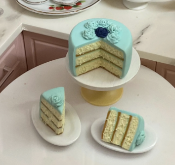 Miniature 1:6 scale 3 Layer Cakes for Fashion Doll Scenes