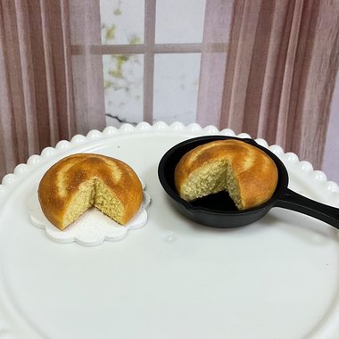 Miniature 1:6 scale Cornbread for Realistic Fashion Doll Thanksgiving Scenes